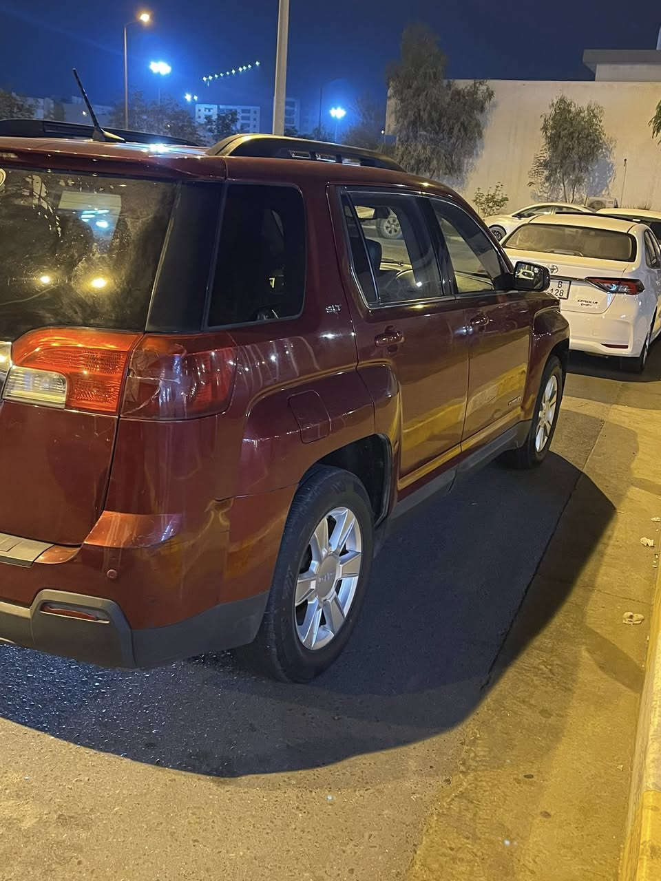 سلام عليكم جمسي تيران 2013 باسمي تحويل مباشر
محرك 2400 بي تبخير 
حداديه جديده 
تخم تاير جديد 
تبريد تدفئه كهربائيات جاهزه من كلشي اي نقص مابيها مكان السياره بصره باسمي رقم جديد  
رقم ***********
السعر 95
