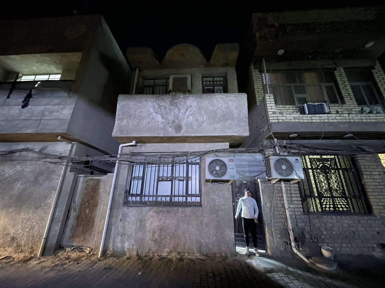 ‏سلام عليكم بيت مساحته 50 متر للبيع فقط سعر مناسب شارع إفران الضياء ثاني بيت عن ركن ￼ الاستفسار مراسلة الصفحة مراجعة مكتب الباشا شارع إفران الضياء بإدارة رضاوا تميمي رقم الهاتف *********** كافة أنواع البيوت عندنا
