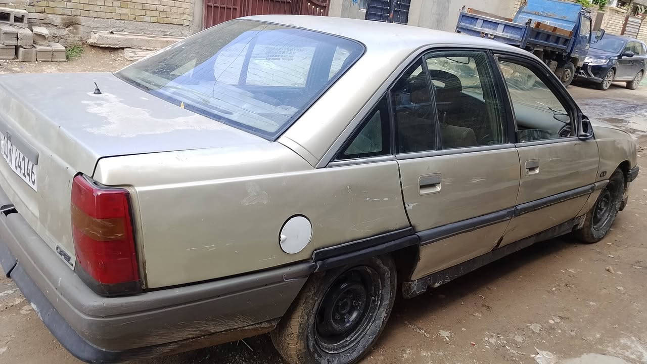 اوبل اوميكا 93 سياره كله بلاد بدون صبغ محرك 2400 كير اوتوا يحرك ثالث  رقم بغداد  انكليزي السعر 24 الإتصال ***********
