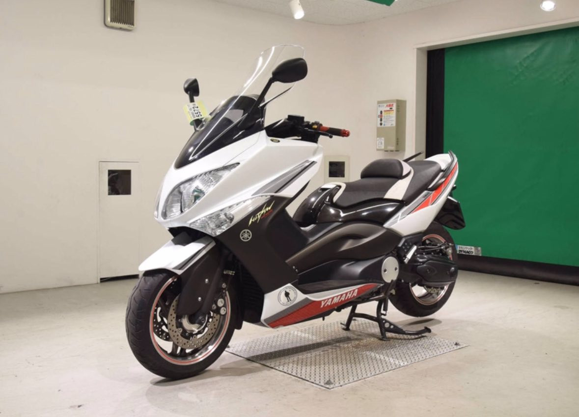 السلام عليكم معرض حب المعلمين لتجاره الدراجات الناريه للبيع بل نقد والتقسيط المريح يالله 
تي ماكس 2011 وايت ماكس اصل
حاله الدراجه كفاله من شخط
ممشى الدراجه 16 الف 
مواصفات الدراجه ABS مانع انزلاق 3 اسويجات كفر اصلي صلنصه اصليه تدفئه يدات الدراجه بحاله الوكاله 
للراغب بشراء الاتصال على الرقم ***********
