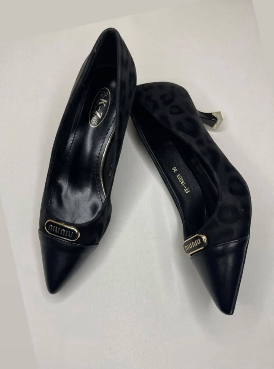 ✨ أحلى موديلات الكعب والفلات والسبورت وصلت ✨
ستايلات ناعمة وفخمة تناسب كل الإطلالات 👠👟
ألوان ترند وموديلات مريحة بجودة مرتبة
دللي طلتج بأحدث التصاميم والأسعار المناسبة 💕
وانواع الحقائب مصنوعه من الجلد الطري 👛👜
@روز ستور


**إذا كنت صاحب هذا الإعلان وتريد حذفه لأي سبب، رجاءا أرسل رسالة إلى الدعم الفني**