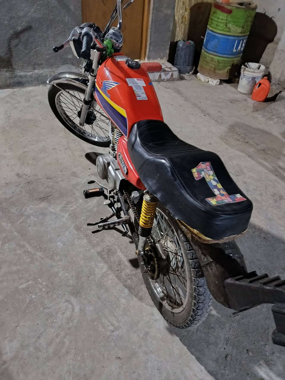 السلام عليكم دراجه نامه للبيع خير من الله دراجه شوفت عينك نضيفه كلشي ماعايزهة وياهة غراض بعد شلعه ونضافه فول للتواصل على هاذا الرقم ***********
