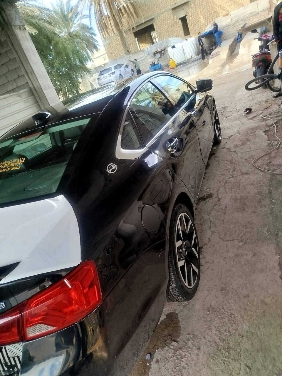 سلام عليكم موديل ١٨ فول اللخير حادث فقط باب جديده حيل سعر ١٣٠ وبيه مجال ***********
