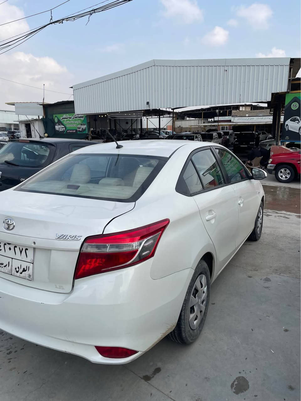 تۆێۆتا یارس 
مۆدێل ٢٠١٥
تەنها فرۆشتنە
سەیارەکە سەقف و بۆنیت و سنوقی بۆیاخ نیە بە چواردەوەرە بۆیاخە 
دەعم بەس قرچێکی بە سیتی پێشی هەیە 
زەڕبە و ناوگرتنی نیە 
سەنەوی لە ٢٠٢٤ بەسەر چوە
 ناو زەردە
مەکینە بچوکە 
گێر و مەکینەی بێ عەیبە 
*********** السليمانية, العراق
