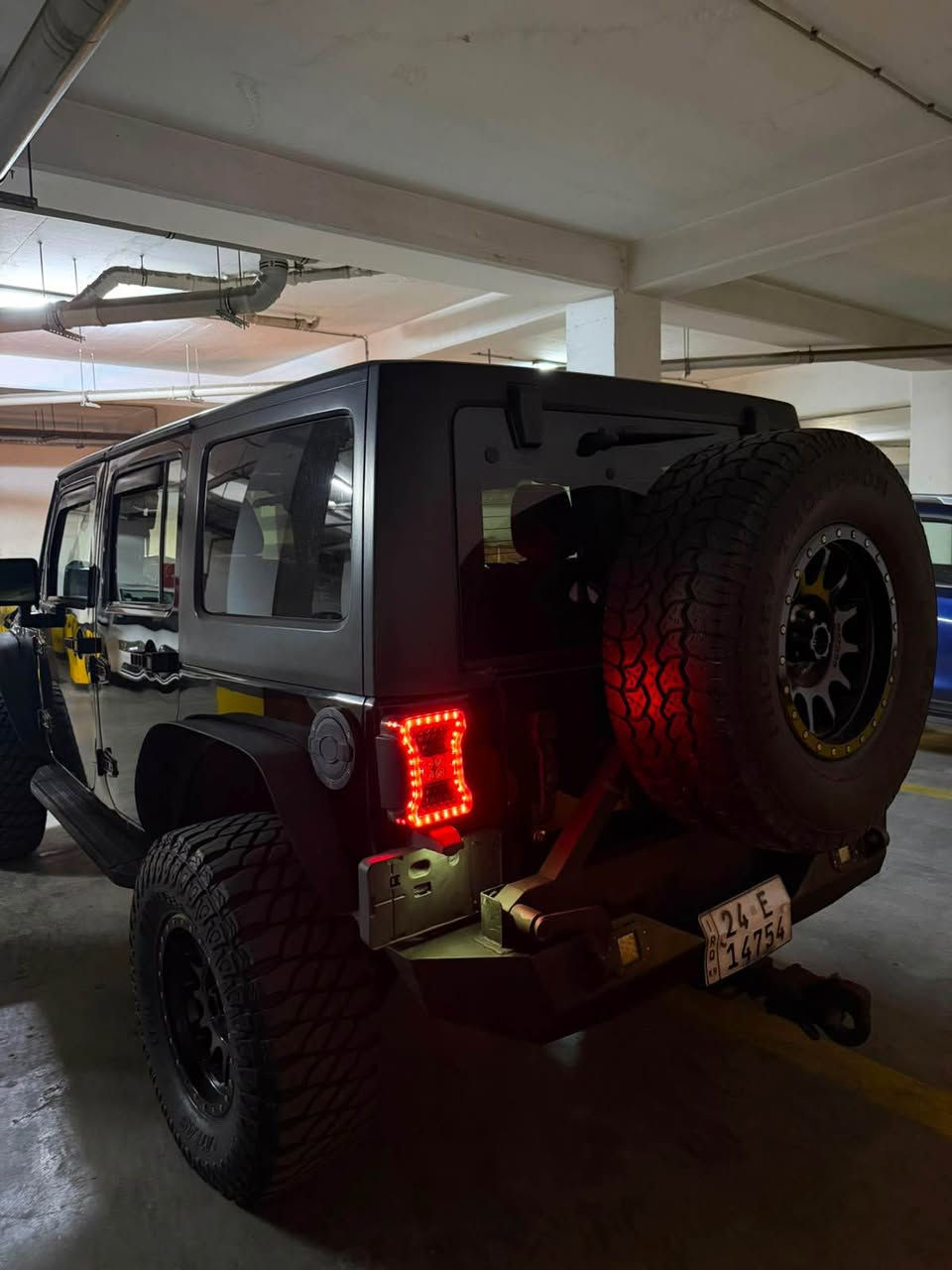 Jeep 2011 bas chamlox sboq bonet spurte be daxl ger makina aksl shart
*********** أربيل, العراق
