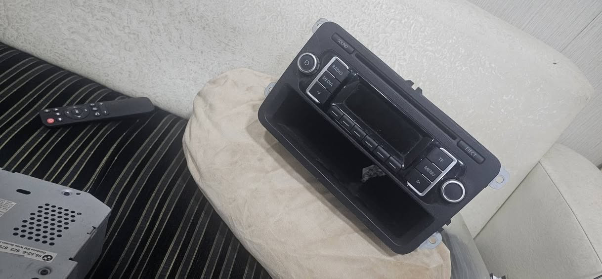 شاشەی bmw کامل ئەشیا سیدی بۆکسو جیبی‌ئس  
دوگەی تەبرید 
سیدی vw  
 شاشەی bmw525 دێتەدەر  مەزبوت ئیش ئەکات شاشەی پۆڕش  ئەندرۆید ئەوتۆو کار پلەی فول مواسەفات أربيل, العراق


**إذا كنت صاحب هذا الإعلان وتريد حذفه لأي سبب، رجاءا أرسل رسالة إلى الدعم الفني**