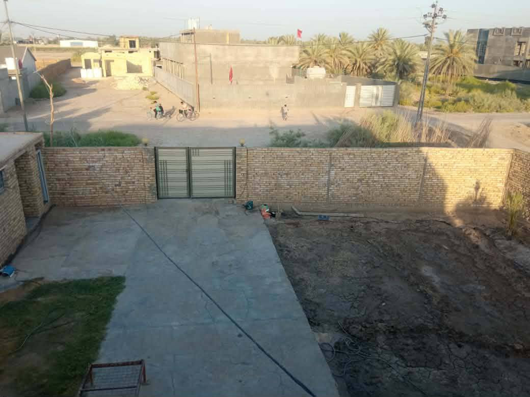 بيت بل العلاك احلى موقع بل العلاك مساحه 1300متر سند 25 طابو زراعي مداور ثاني يوم على تبليط مباشر  كافة الخدمات مدرسه ٢٠٠ متر عنها متوسطه وابتدائيه عن الشارع العام 150 متر 
بيع فقط
 سعر المتر 140 وبيه مجال قليل 
الاستفسار ***********
