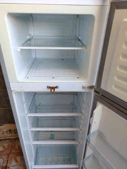 ثلاجة للبيع أخت الجديدة وشرط الفحص نوعيه هيتاشي الأصلي للأستفسار *********** مكاني تكريت
