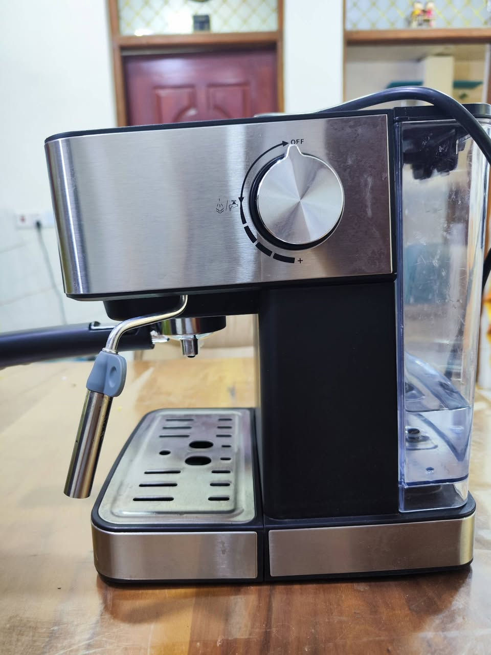 بالة خليجي مستعمل
شغال ١٠٠ بالميه
السعر ٥٠ الف
استخلاص مع تبخير


**إذا كنت صاحب هذا الإعلان وتريد حذفه لأي سبب، رجاءا أرسل رسالة إلى الدعم الفني**