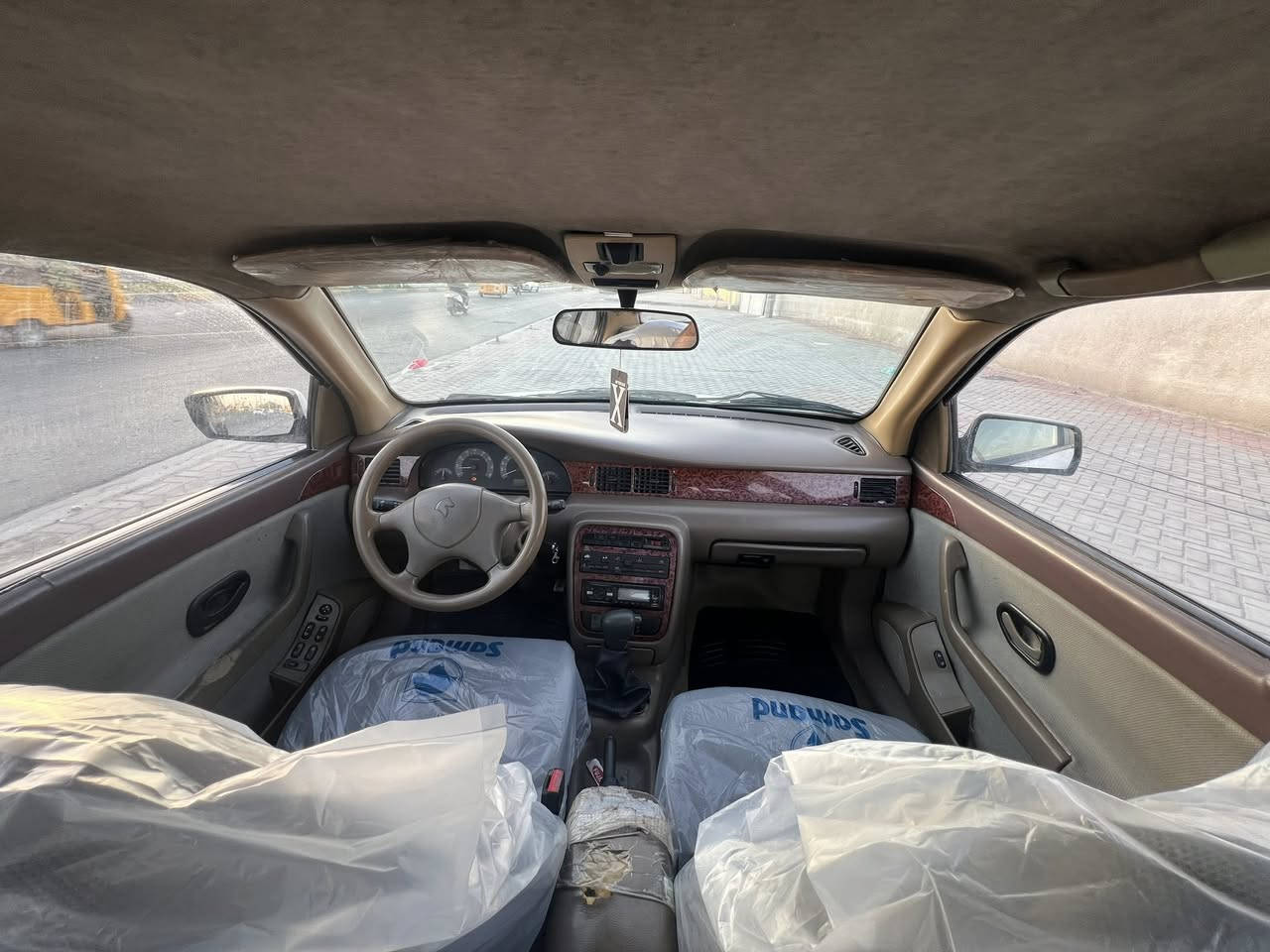 السلام عليكم
سمند مديل 2011 ناطقه محوره كير ومكينه كورلا نحله 1800 كير ومكينه مكفولات محوره جديده 
تحويل ثاني يوم مصفره الغرامات 
مابيه لا تبديل ولا ضربه 
حداديه صدر كله جديد تخم تاير 
بلاجكتورات عالي ناصي 
دوشمه جديده ارضيه وسقف جلد 
السعر ٤٨بيها مجال قليل 
مكاني بغداد 
رقمي ***********
