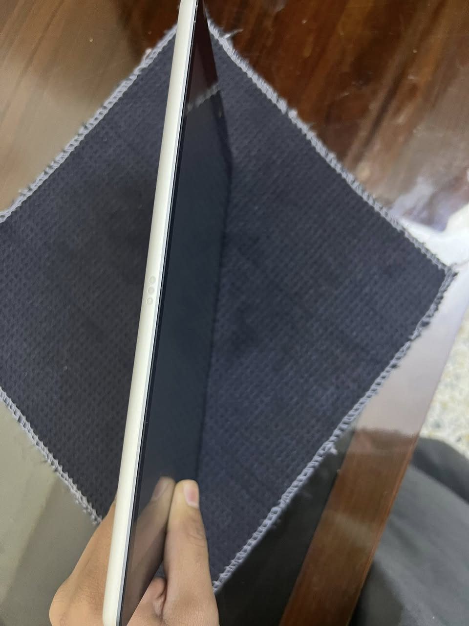 للبيع iPad 9 – 64GB
اللون سلفر، نظيف جداً مثل الصور
البطارية 87%
الجهاز استخدام شخصي وشغال ممتاز، بدون أي مشاكل
وياه الكفر
بدون شاحنة
السعر: 245 ألف قابل للنقاش 

📞 ***********
