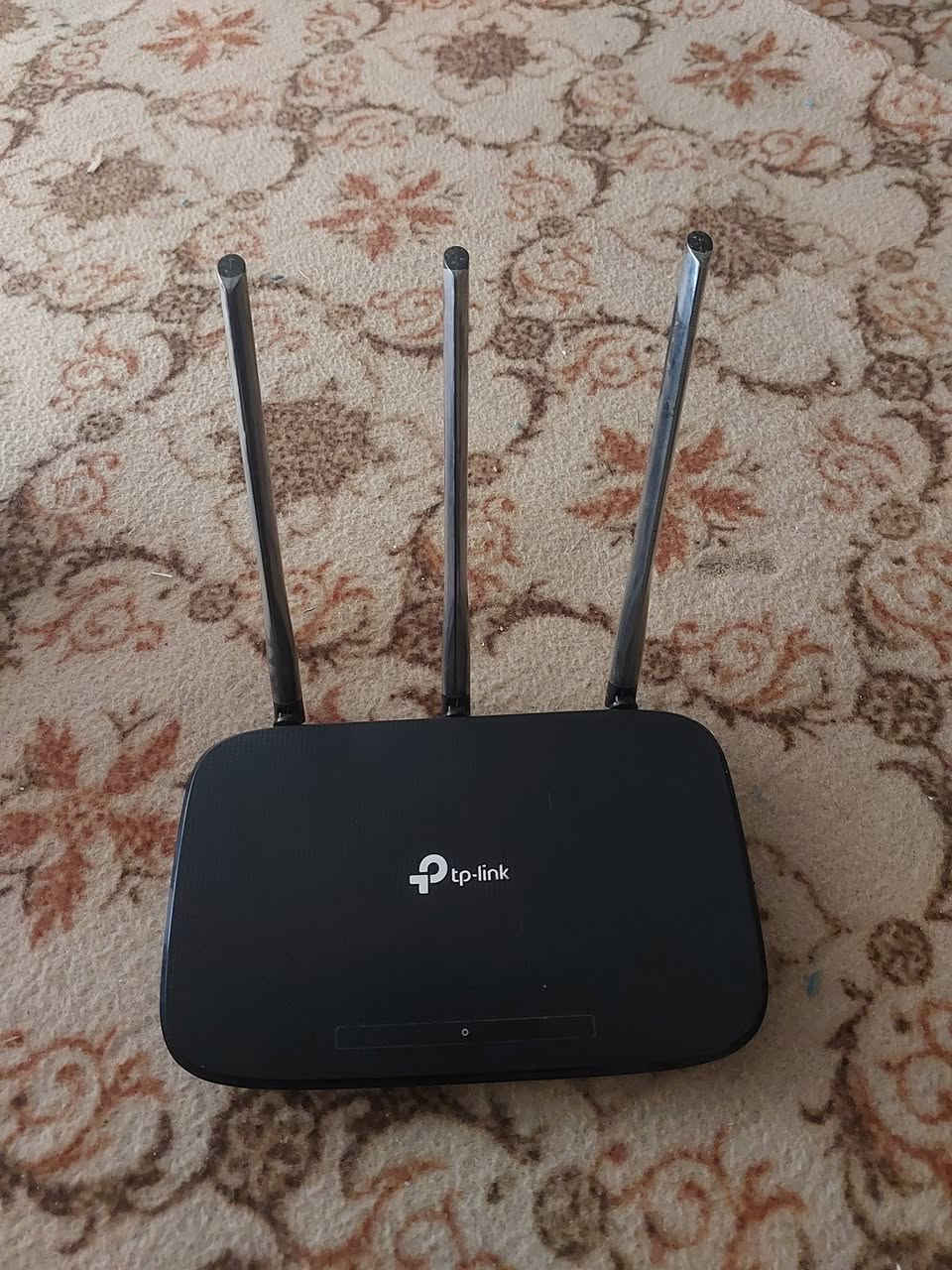 السلام عليكم
نانو برج اخو الجديد 
راوتر + جهاز USB شحن +كيبل نانو 20 متر
ما مستخدمات هواي نظيفات جداً ...السعر 115 
العنوان كربلاء 
واتس آب أو اتصال 
***********
