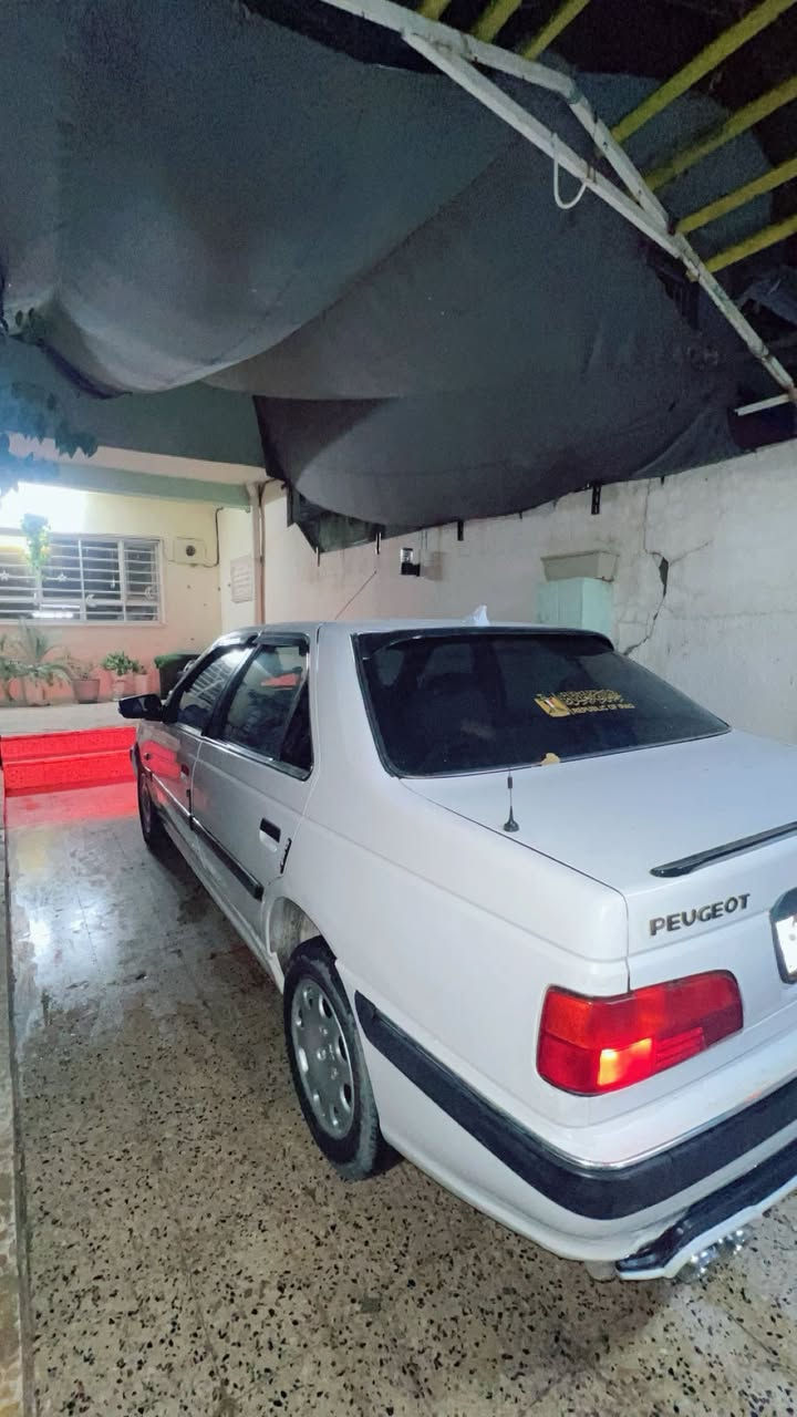 للبيع بيجو بارص مديل 2012 
رقم نينوى انكليزي دولي 
سنويه وهزه جديده
كابون بانزين
تبريد
ليت زينون 
سيارة نظيفه وما ناقصها شي 
بيها فقط الجاملغ الامامي ع يسار صبغ
السعر 50
***********
