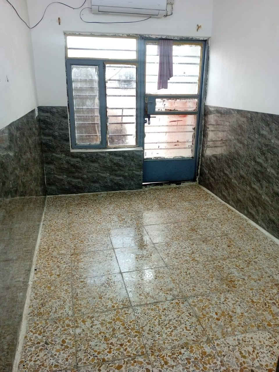 السلام عليكم مشتمل للبيع30متر واقع حال زراعي سوك رضا قرار ١١٧ كامل من كلشي بيت جاهز السعر 17مليون بي مجال بسيط العنوان بغداد شهداء البياع قرب مولدة محمود العامري الشراي يتصل على الرقم/***********
