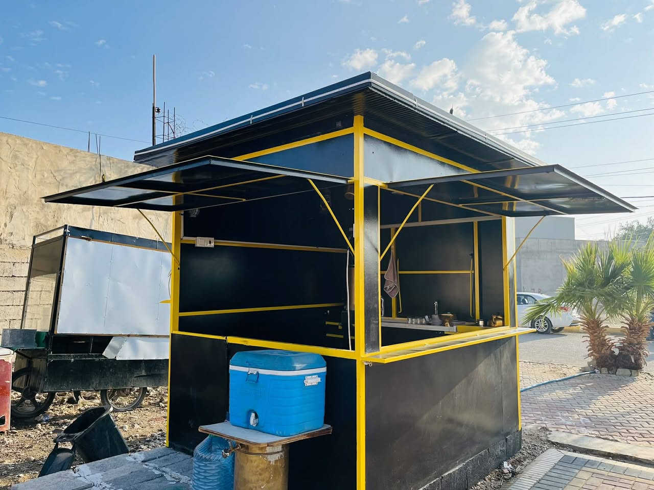 سڵاو ئەم کابینەیە بەردەستە بۆ فرۆشتن درێژی 2مەترو نیو پانیەکەی دوو مەتر نرخ ملیۆنیکو 600هەزار ژمارەی موبایل ‏‪0772 213 7093‬‏
