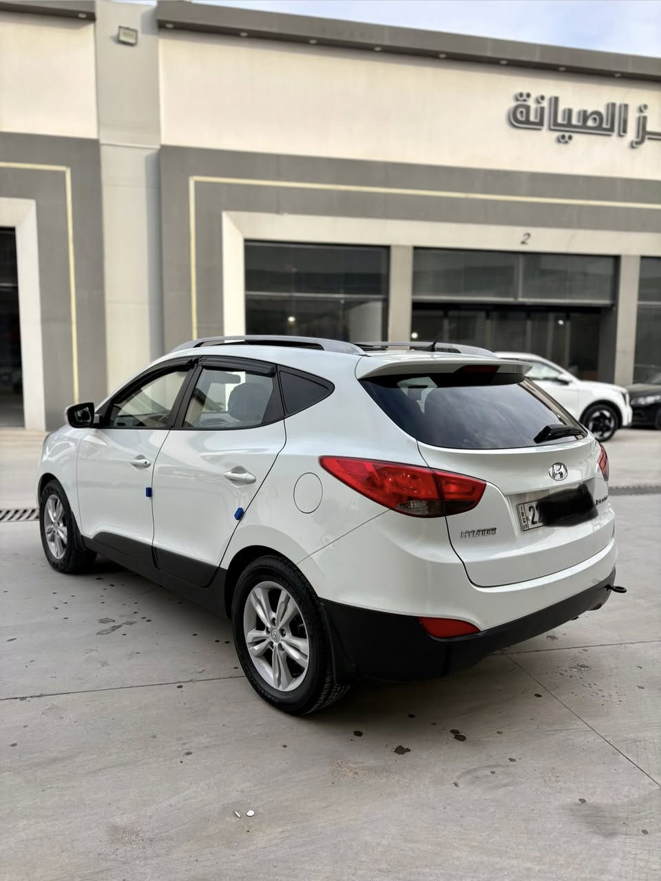 توكسون/ 2011 
وارد / كوري 
مشي السيارة/ 119 KM 
محرك بدون نفخ وبدون صرف وبدون رخاوة 

رقم أربيل الجديد 

لون السيارة / ابيض 
فول مواصفات 
1-بانوراما 
2-بلاجكتورات زينون 
3-اشاير بالمري 
4-كشاف ضباب
5-داخل لونين 
6-تحكمات استيرن 
7-خمسة ويل كب 
8-أربعة دسك 
9-اشاير بالمري 

ملاحضة ( السيارة بدون ضرر وبدون صبغ وبدون تعديل وبدون تبديل على وضع الشركة ) 

مكان السيارة ( موصل ) 

السعر ( 152 ) وبيها مجال بسيط 

الأرقام: 
***********
***********
***********
