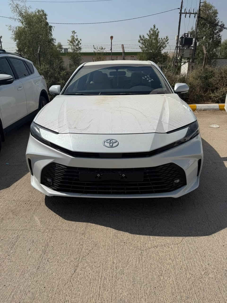 السلام عليكم كامري 25 خليجي صفر وارد عبد لطيف ياباني ماشيه 30 الف كيلو قابل للزياده مغلفه ppf لحد نصف القماره مع درع للچامه الامايه  صارت بيه طخه بسيطه هنا كما موضح ب صور بدون صبغ فقط تعديل عدلته السعر 255 ورقه وبيه مجال بسيط جدا ***********
