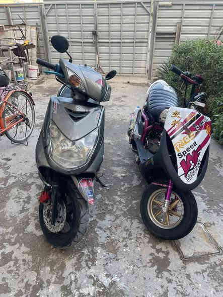 سكنس فحل للبيع 
📍الدراجه بحاله الوكاله ماشيه 17 الف
📍 مكينه بلادي
📍بيهه كلج رياضي خلفي
📍 والتزويد مثل ما موضح بالصور
سعر مليون وبيها مجال
رقمي *********** + متواجد واتساب🤍.
