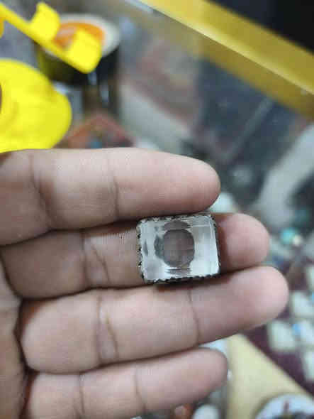 السلام عليكم كل محبس وسعره 
العنوان العماره حي المعلمين القديم شارع المصلحه 
***********
