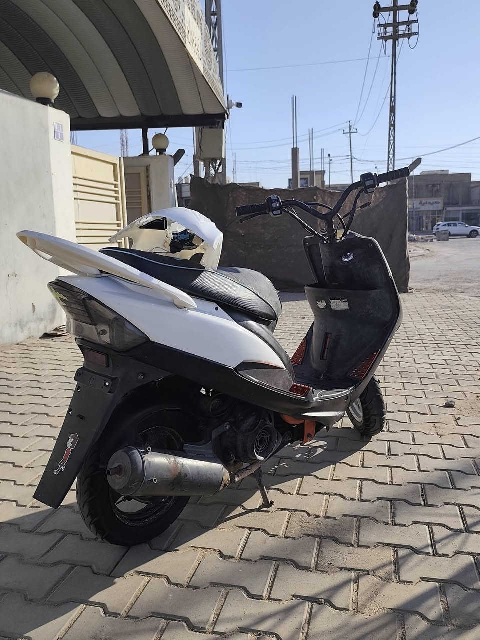 ماكس عدله مزوده للبيع دراجه شلعه تشك الكاع بوشه 55 نكره سلف بكل وقت كهربائيات كلها كامله طوفه عداد اشاير واطيك واير عداد وياها جديد ويل امامي نجمه اصلي الخلفي عادي سلف رياضي كفرات جديده باتري جديد يدات سكليتر حدايد برتقالي  شاصي مصبوغ صبغ حراري لون برتقالي اصلي يعني الدراجه تريدها حربي تريدها كامله نقصها بس الهندر مادري شنو بي اني اطيكيا وياها اصلن متحتاجه الدراجه نكره سلف دراجه حلوه ومناسبه وتسوه سعرها 575وبيها مجال بسيط مو شراي لتراسلني وتعامل مكاني نجف كوفه ***********
