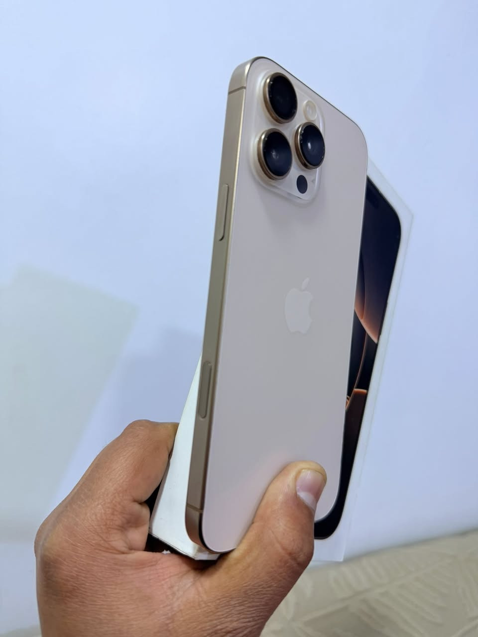 السلام عليكم
ايفون 16 برو ماكس 512 ماستر بطاريه 91
نظيف جدا كامل ملحقات السعر 1450
مكاني الدوره 
***********
