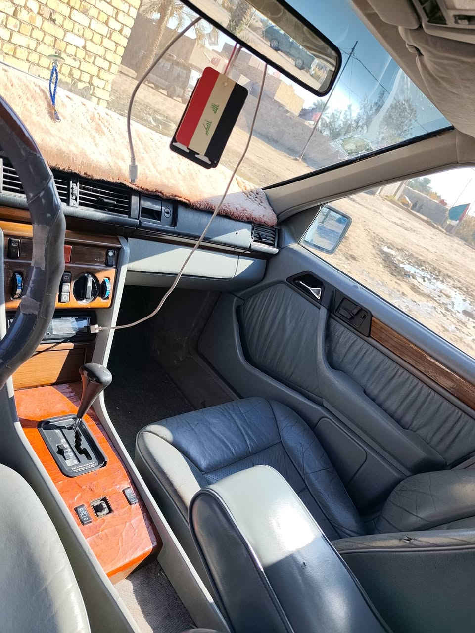 السلام عليكم مارسدس للبيع موديل 1992بلادي ومكفول تخم تاير مكينه كنكبوت جديده كشنات جلد وكهرباء تبريد ثلج  لا يتم زنون  بريك اي بي اس  سياره جديده حداديه كهربائيات باتري مكاني بابل القاسم ***********سعر 80بيه مجال
