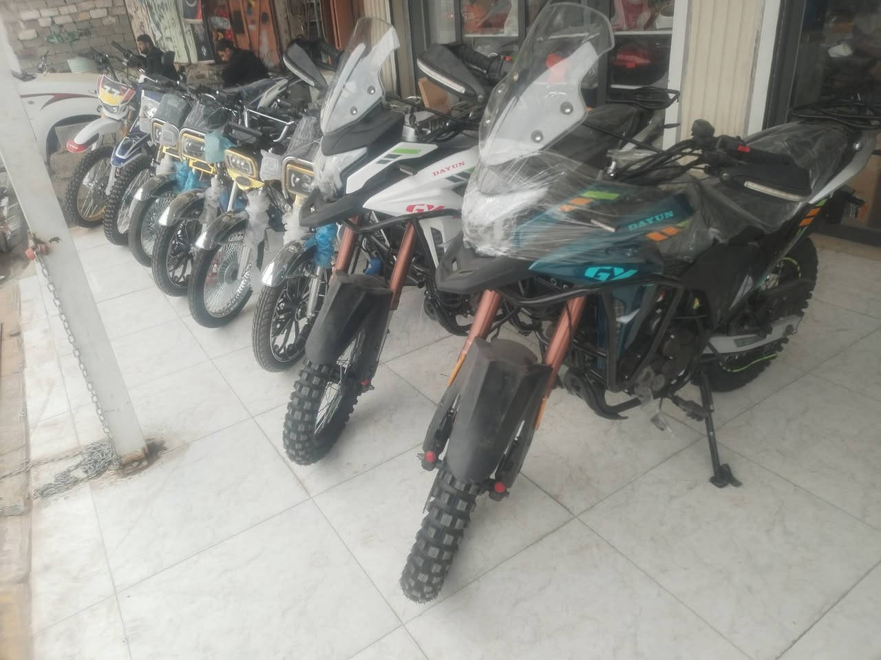 متوفر انواع الدراجات شكل الجديد والقديم السعر 1,500 مرقم مليونين و600 جبلي مكان ديالى خلاص عندنا توصيل شامل الى جميع المحافظات اتصل وبخير وتدلل للبيع جمله مفرد اسعار تفليش اداره سمير العبيدي *********** ***********
