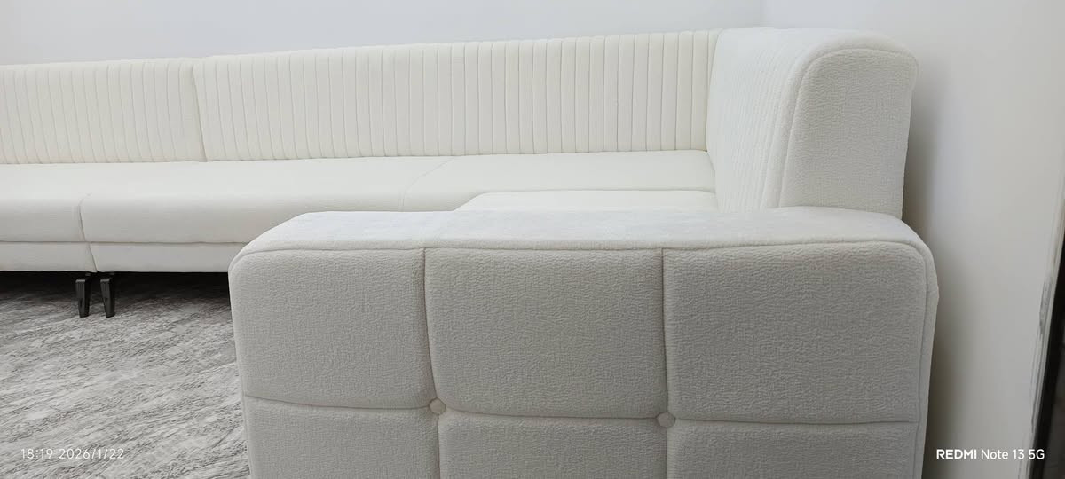 ديوان حسب الطلب لصديق خليل ابراهيم
الهيكل كامل بلاويد ١٨ ملم
الخشب روسي انج كامل 
الاسفنج باندا ١٠ سم 
القماش تركي 
للاستفسار / ***********
