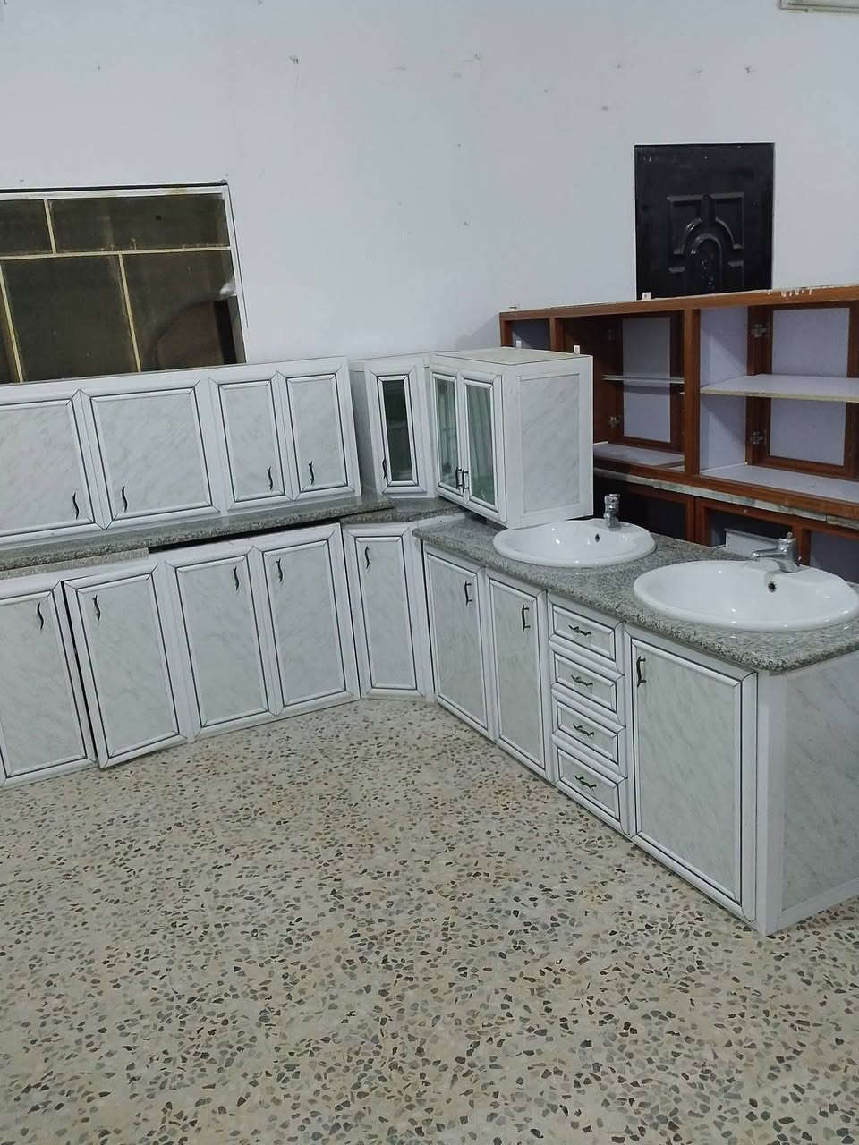 مطبخ الالمنيوم ✅
حرف يو يعني ثلاث واجهات 👌👌
 يغطي 4* 4* 4 
لون بجنن 
#شامل رخام قرانيت + مجلى استالس + بطاريه مجلى+ مغسله عدد2 غطس
بسعر حرق 🔥🔥🔥
#الاستفسار 0775566900📲
موقعنا اربد لواء الكوره


**إذا كنت صاحب هذا الإعلان وتريد حذفه لأي سبب، رجاءا أرسل رسالة إلى الدعم الفني**