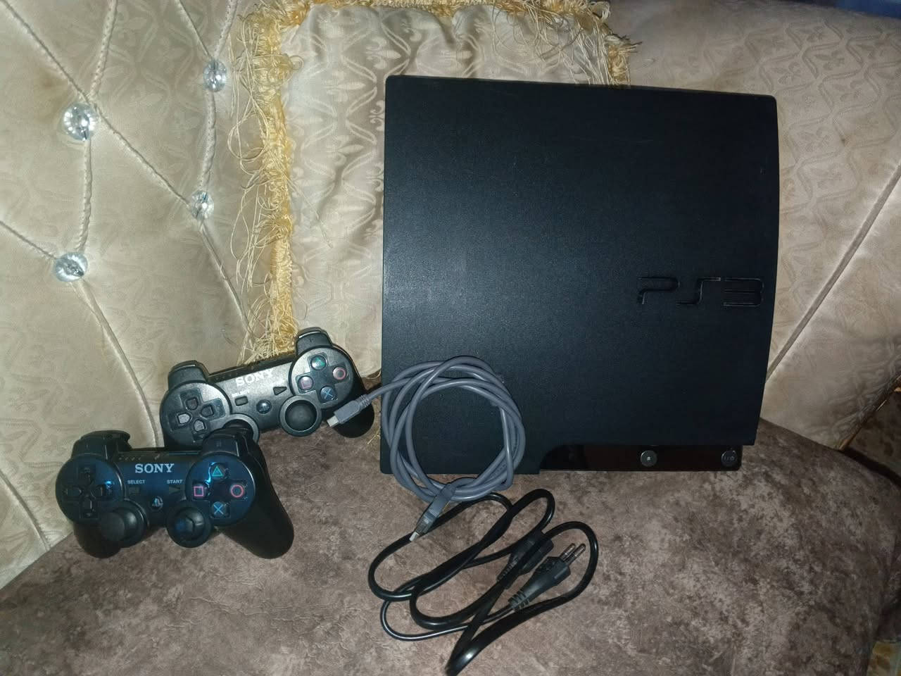 للبيع........ 🏅🥇

بلي 3 سلم مهكر بي اكثر من 10 لعبات 
ويا 2 جوستكات واير شحن يدات 
فول نظافة 90%
صوت فان اخرس 
ويا واير اجدي
ويا كارتوناتة كافة لكل الملحقات مال بلي 

للتواصل والاستفسار.. 📶📳
واتساب.. 
***********
مكاني بغداد سبع البور شارع ضباط 
السعر 175 وبي مجال حك الجية 🏆🪄
