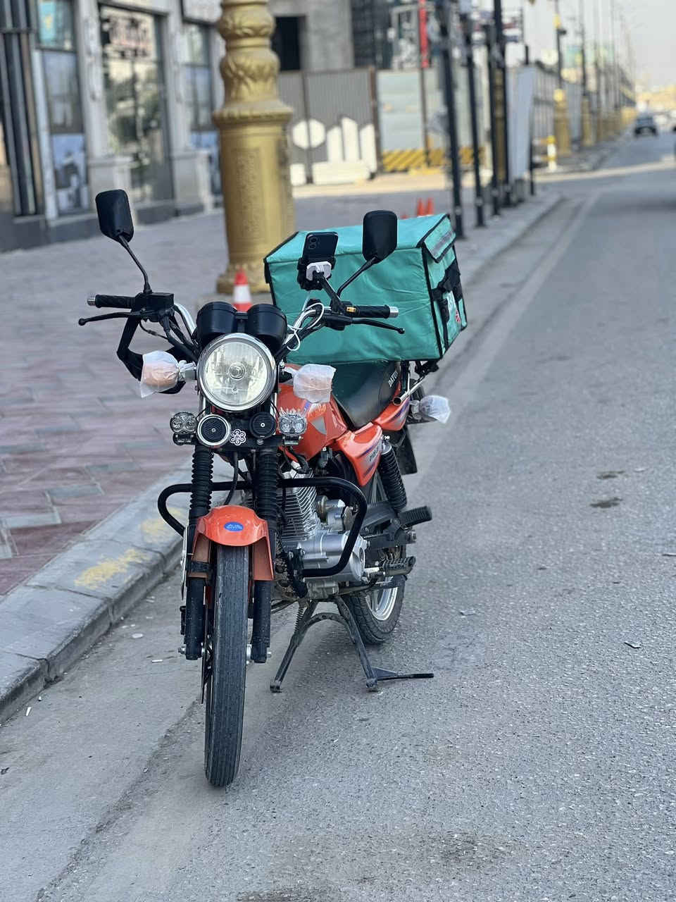 السلام عليكم دراجه دايون للبيع موديل 2023رقم كربلاء ب اسمي دراجه مشتغله سبوع واحد دلفري فقط طالعه ب نهايه 2024 نضيفه مكينه وكير وكهربائيات خير من الله السعر 1600 وبيها مجال قليل مكان الدراجه كربلاء الامام عون للتواصل ***********
