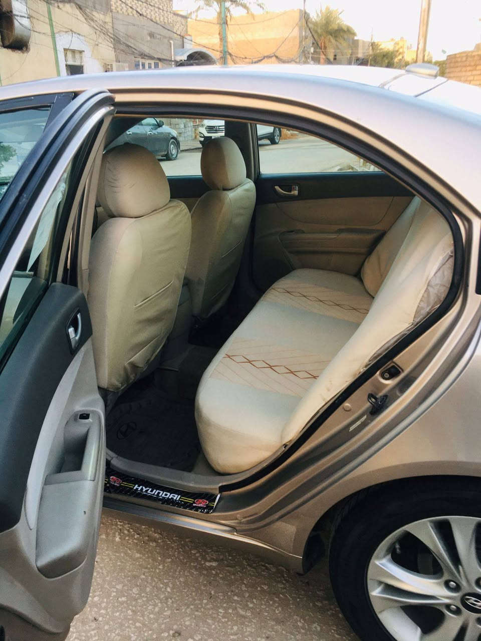 سوناتا 2008 وارد امريكي صبغ بنيد وجاملغ  امامي نفسه ليبل واحدكولها مكينه ٦سلندر كير مكينه حداديه جديده تبريد جاهزه رقم شمالي رايديها 90وبيها مجال ***********
