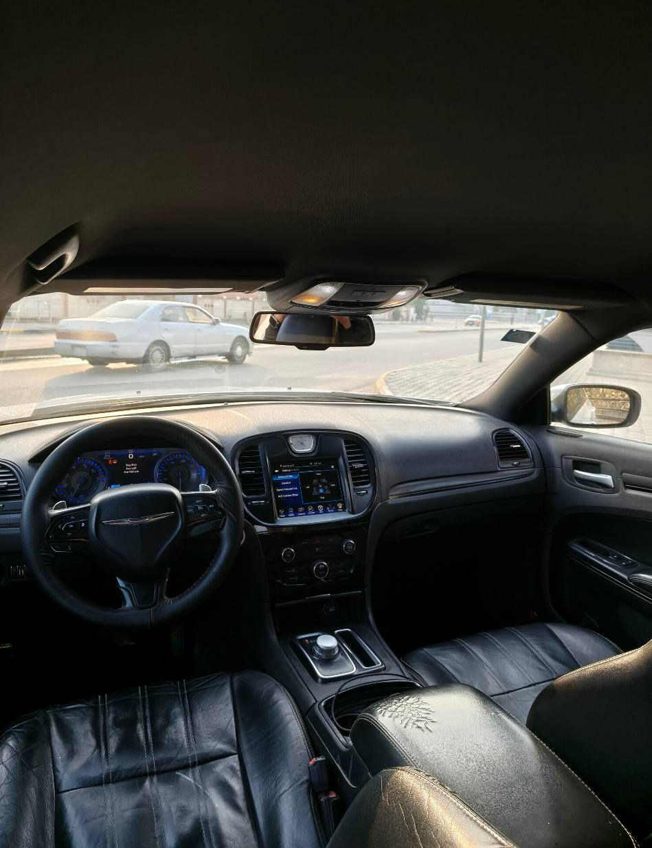 السلام عليكم
للبيع كرايسلر C300 اوباما 
2015 فور ويل رقم بغداد مميز الماني شرط التحويل 
هزه جديده 
 تدفئه تبريد كله جاهز
المواصفات/
كير ماوس 8 نمر
تشغيل عن بعد
كشنات تدفئه تبريد
كشنات كهرباء جلد 
لايت زينون عدسه
شاشه كبيره تدعم كاربلي
بصمه تشغيل وأبواب
كامرا خلفيه
ستيرن كهرباء
تبريد قطعتين
تحكم ستيرن جهتين مع مثبت سرعه
مري كهرباء
ويل18 بلادي
باقي المواصفات معروفه
بدون حادث السيارة فقط صبغ ربع البنيد و الجاملغ وبالنسبة للجنطة كلير فقط
السياره فقط ينرادلها كماليات
سعر 187$ وبيها مجال 
مكاني البصرة
*********** البصرة, العراق
