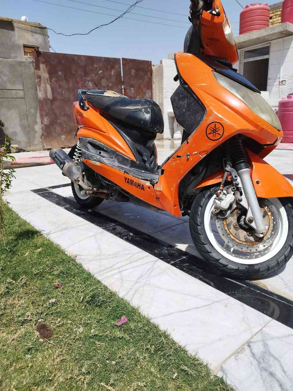سكنس للبيع كلشي مابيها
تشتغل سلف وهندر وكهربائيات شغاله 

السعر 400 مكاني الهوير  للتواصل ***********
