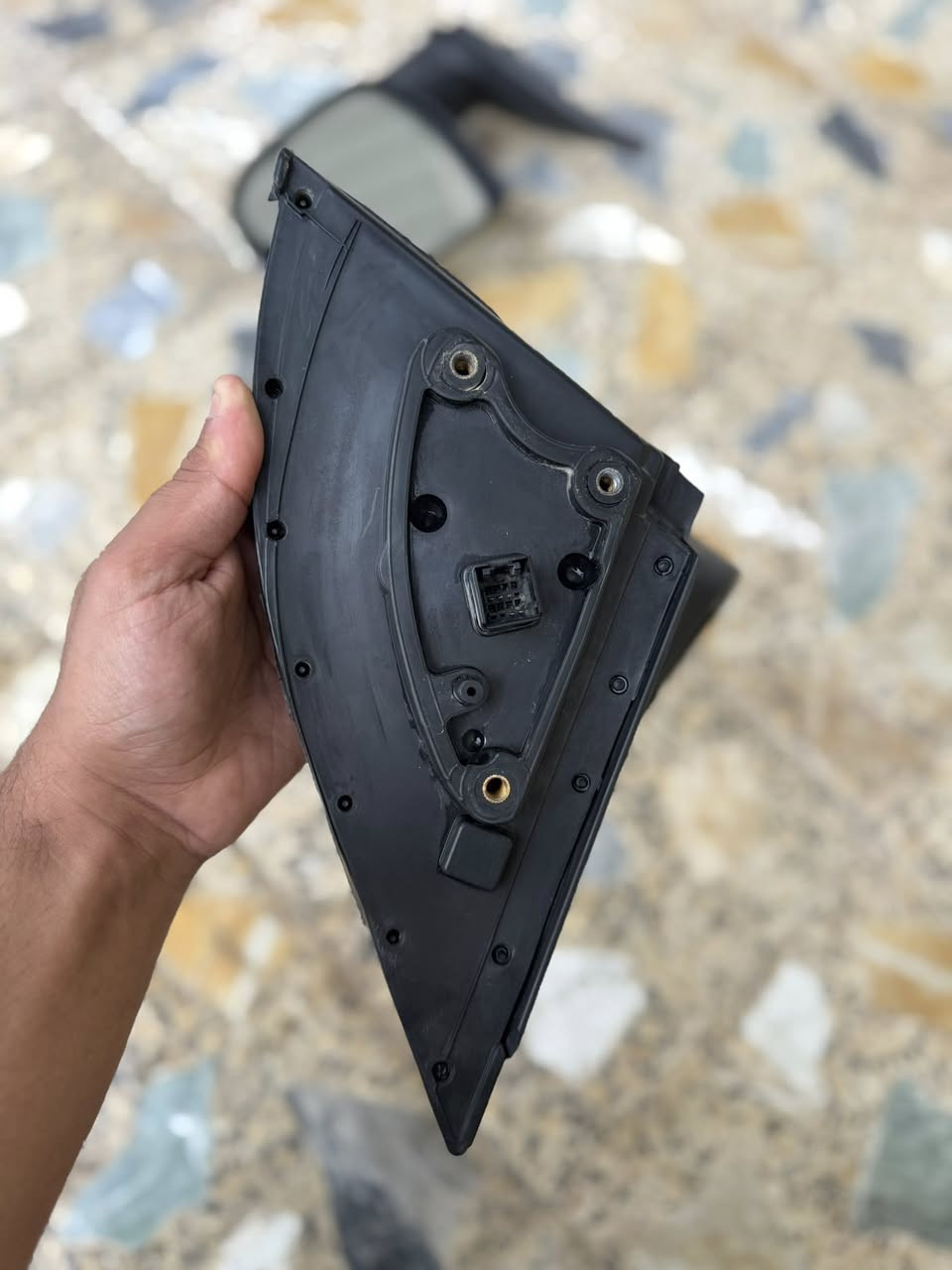 اٌلسلام عَليكم 
زُوج مِري أَكسنت 2010 
تَحكم كَهربائي شغال ومع اشارة بالمراية

￼باله جدد ونضيفات شرط تفحصهن ياله تاخذهن 

سعر الزوج ب100 الف 

للشراي الاتصال على هذا الرقم
***********
