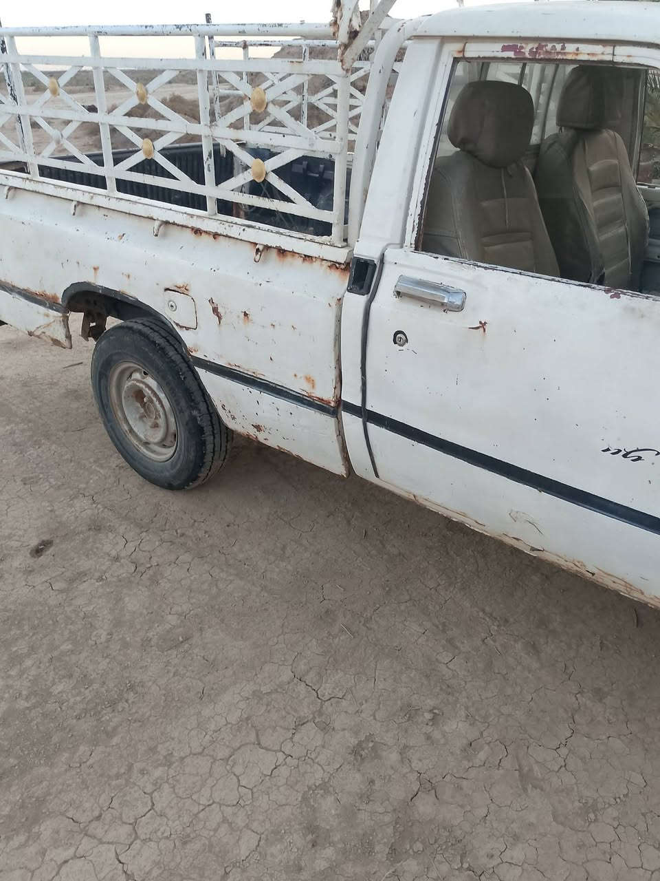 السلام عليكم للبيع بيكم تويوتا 82 ورثه المكان واسط دبوني محرك جديد سياره جاهزه السعر مليون ونص   ***********
