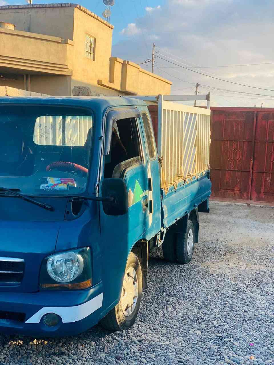 اسلام عليكم ورحمة الله وبركاتة كيا بزون مكصوص للبيع موديل 2003 قلاب كير محرك شاصي شرط قرفه حييل حلوه  كيجات كلها شغاله عله وضع الشركه باور مشط جديد كهربائيات كلها شغاله سياره حلوه ومال جناي ما ناقصها برقي ترايك وين ما يعجبك السعر انتصل وتدلل *********** ترهم مراوس فونتيره مكصوص نضيفه
