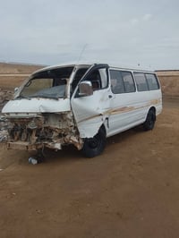 فتون موديل2008 ابيع على حادثه السياره قبل شهر كان بيها خط طلاب بس هسه ...