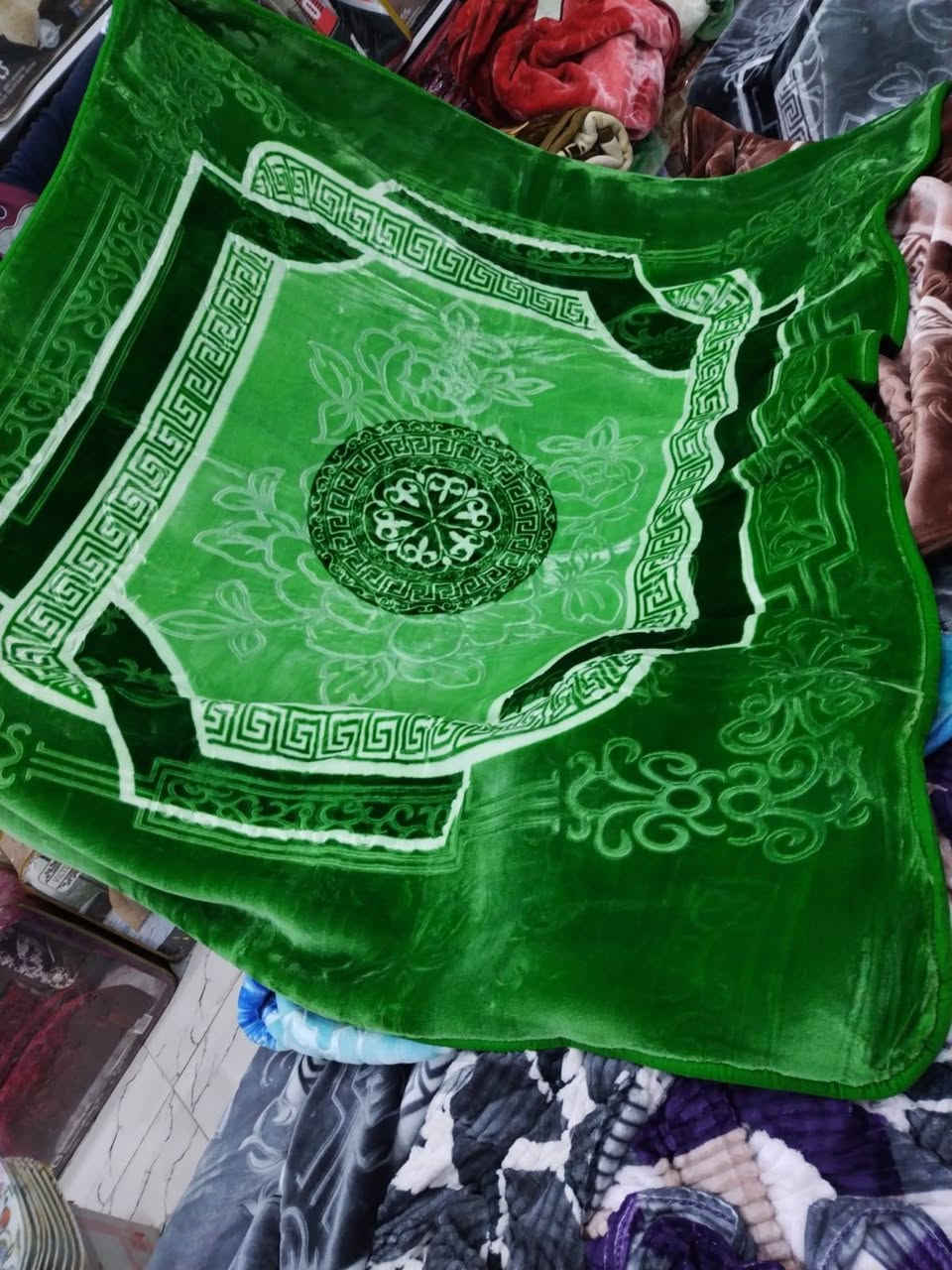 بطانية نفرين 🔥😍
الوزن : 6 ونصف كيلو🤩
💓بطانية وجهين حرير مع جنطة 💗
القياس : 220*240 💞💞💞💞💞💞
السعر : 30 الف وبسسسسسسسس💖💖💖💖💖💖
العنوان : سماوة، حي العمال، مقابل حسينية ام البنين (ع) ✅ مجمع سيد الأسعار للمفروشات والستائر ❤️
ملاحظة : يوجد توصيل جميع المحافظات ✅
للطلب : *********** واتساب

          او: ***********
