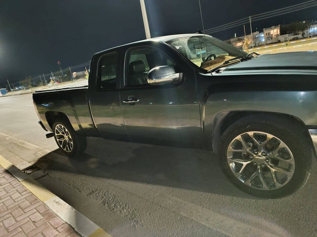 سياره سلفادور ٢٠١٣ باب وربع رقم بغداد شرط لتحويل  سياره بيها ضربه جاملغ من أمريكا فقط لا لغود ولا شواصي سليمه
١٠٠ ب ١٠٠ و ب عراق جاملغ خلفي شي خفيف حيل جوه لبك لايت  فقط سياره بيها قطع صبغ بسبب لجراد اني ابيع حزام لمعه فول بيها 
V8. 5300 CC
كير ومكينه مكفولات وكاله برغي 🔩ممفتوح بيها 
مواصفات LT 
كشنات كهرباء 
شاشه تسلا 
تخم تاير جديد صالي سبوع من شاده 
ويل كروم 22 مال تاهو 
دعاميه نيكل
 منضومه زنون 
ضايف الها منضومه غاز 80 لتر 
غطاء بدي وهواي سوالف
للبيع ١٣٠ وبي مجال مارجع احد للشراي خادم ❤


**إذا كنت صاحب هذا الإعلان وتريد حذفه لأي سبب، رجاءا أرسل رسالة إلى الدعم الفني**