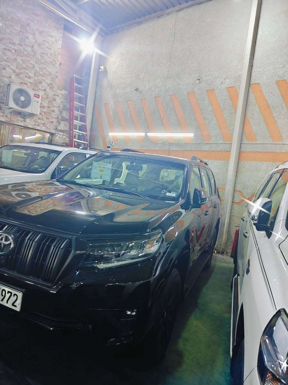 تحيه طيبه السلام عليكم ورحمة برادو
TXS .2023

كشنات كهرباء 
حجم المحرك V6 
مفتاح التشغيل بصمة
فتحة سقف سلايد روف
‏ABS
فور ويل 
شاشة اصلي
كامرا دوارة
اشارة ترحيب ب دوسات
حساسات امامية
حساسات خلفية
لايت زينون + LED
كشافات زينون
بك لايت LED
حجم الاطارات 19
مقود جلد حياكة
مثبت سرعة
المودات والاوامر الصوتية
حركة المقاعد الامامية كهرباء
نظام تبريد للمقاعد الامامية
مقاعد عدد 7
مقاعد جلد قرميدي
تبريد شاشة
ثلاث قطع تبريد
ثلاجة
شاشة لتحكم التبريد الخلفي
نظام نزول منحدرات
نظام مانع تزحلق
نظام حساس اطارات
‏SPORT
اشاير بالمري والمري قابله للطي
مخرج USB
‏Bluetooth
مخرج منفذ الطاقة
حاملات اكواب
تطعيم الدواخل صاج
هوك خلفي
شفتات ستيرن 
شاحن موباي
مكفوله باقي مواصفات معروفة 
رقم اربيل شرط تحويل مباشرة 
السعر 475 ورقه وبيها مجال 
أي استفسار رقم صاحب السيارة
***********
***********
مكان بغداد البياع
