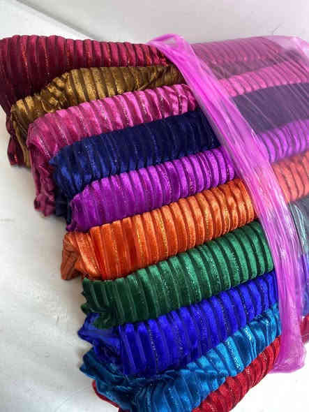 شونكم حباييبي لبداية موسم الشتاء جبنالكم احلى واروع الأقمشة الشتائية نزاكه وجمال كلشي موجود ومتوفر جمله ومفرد يوجد لدينا خدمة توصيل لكل محافظات العراق خلال ٢٤ساعه للاستفسار ***********
