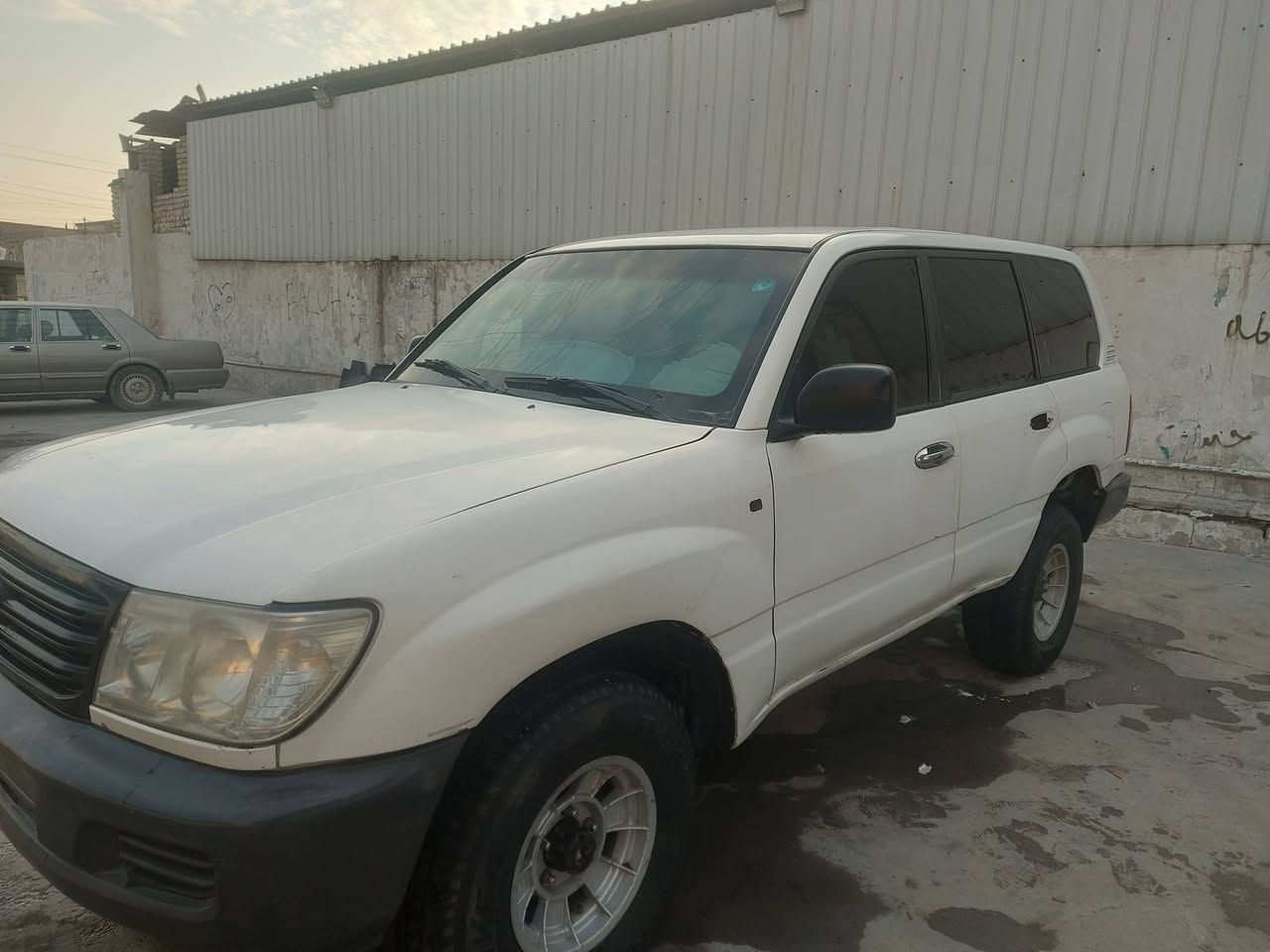 ( ادوات_ ادوات _ ادوات )
السلام عليكم  للبيع لاندكروزر مونيكا موديل 2004 السيارة مصفحة بلادية تصفيح شركة تراسكو الألمانية السيارة جديدة مكينة وكير بلادية تدفئة تبريد  تخم تاير  السيارة جاهزة ما ناقصهة شي السعر 55 ورقة وبيها مجال مكان السيارة بغداد رقم التلفون ***********
