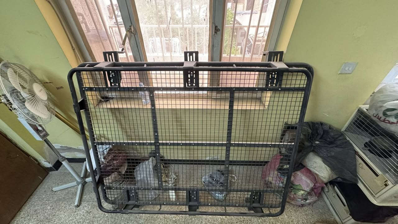 سلام عليكم للبيع 
سيبايه او سلة سقف قياسها 160 سم * 120 سم تقريبا جوكر ترهم على جميع السيارات لاندكروز حوثيه جيب باترول سفاري باجيرو الى اخر مستخدمه بس نظيفه جدا مثل ماموضح بالصور 
السعر 200 الف قفل مكاني بغداد 
***********
