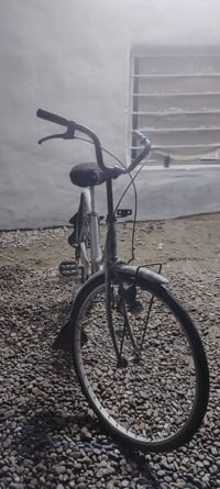 بايسكل للبيع كامل من كل شي نقص سيبايه فقط السعر 30 للاستفسار خاص او ال...
