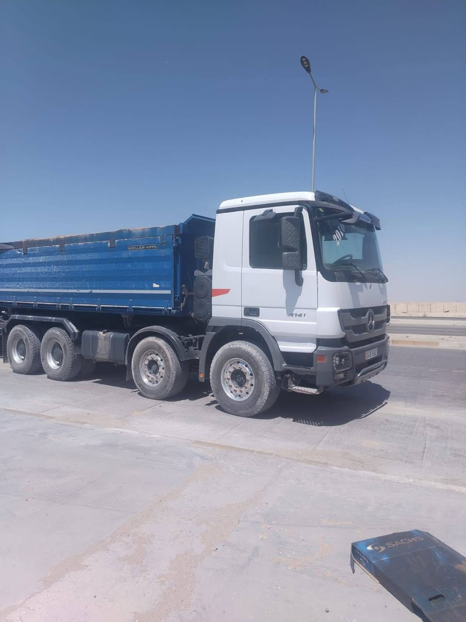 السلام عليكم سياره اكتروز للبيع دخول الصين ٢٠١٠ مسجله ١٧ مكينه ٤١ شاصي ٤١ مجموعه جيف شيال
ملاحظه السياره حمل كبان تحمل حمل كامل،، ***********،، ***********
