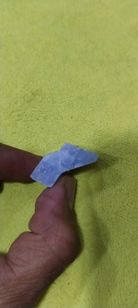 احجار خام للبيع الي يريدهن يراسلني واتساب فقط مراسله على هاذه الرقم ***********
