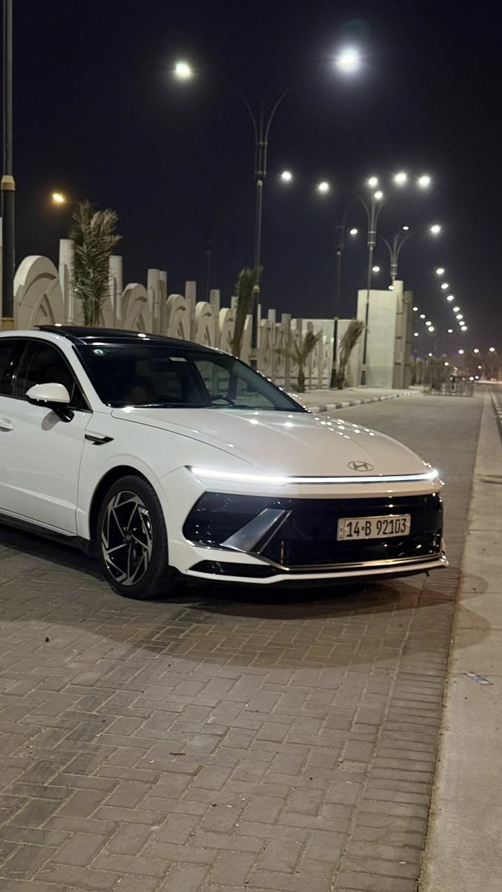 السلام عليكم
سوناتا 2024 خليجي فول مواصفات 
اللون ابيض صدفي
دواخل جلد جملي 
انارة محيطيه 
بانوراما 
شاشة كبيرة 
حساسات 360 درجة 
كاميرا خلفية 
4 انظمة قيادة 
تبريد امامي خلفي 
بردات خلفية 
دخول ذكي 
تشغيل عن بعد 
عدادات ديجيتال 
شاحن لاسلكي 
ماشيه 40 الف 
رقم بصرة حرة تحويل ثاني يوم 
بيهة بارد بالجنطة وكم رصعه بسيطة 
السعر 235 وبيها مجال للطيبين 
مكاني بصرة 
للاستفسار ***********
