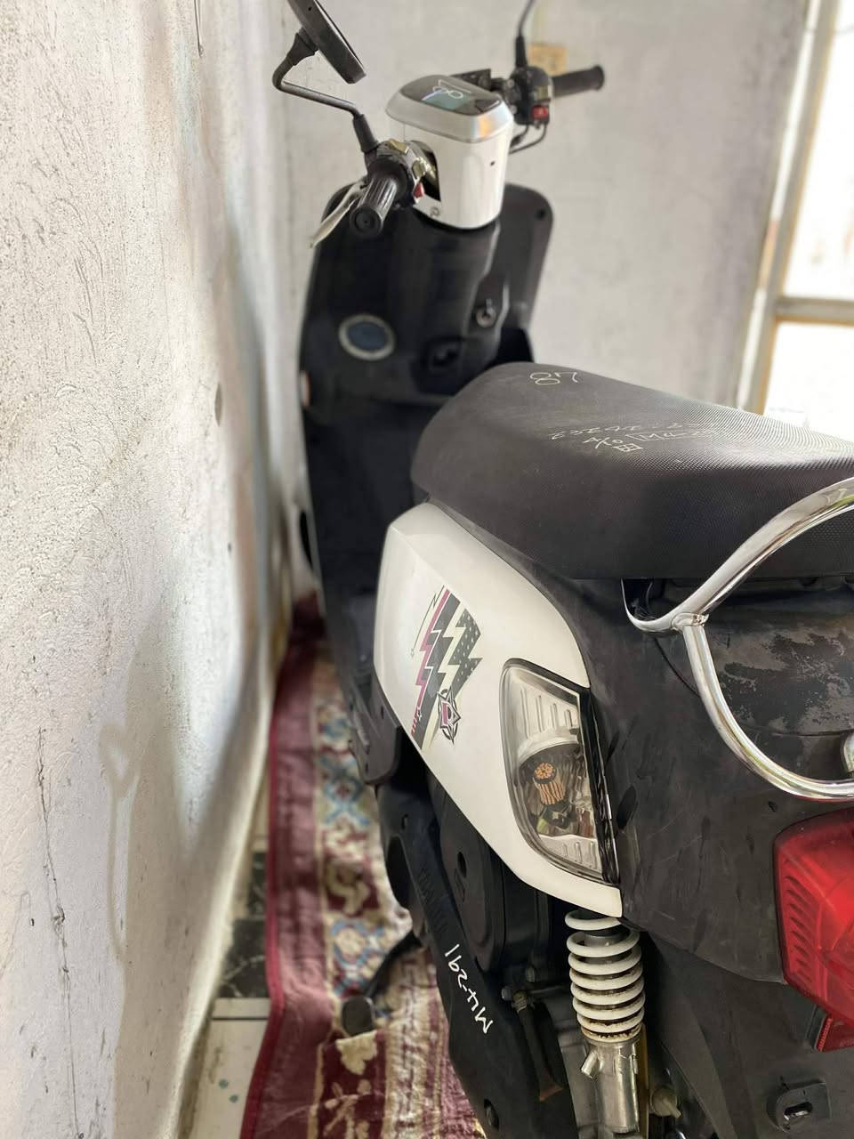 بوليسي مصطره ٢٠١٢كفاله عامه من الشخط ابلاديه من الطول لطول دراجه جديده بمعنه الكلمه شرط احله من الصور مكاني كربلاء طوريج *********** اذا مو احله من الصور كروتك عليه صارله اقل الشهرين من طالعه
