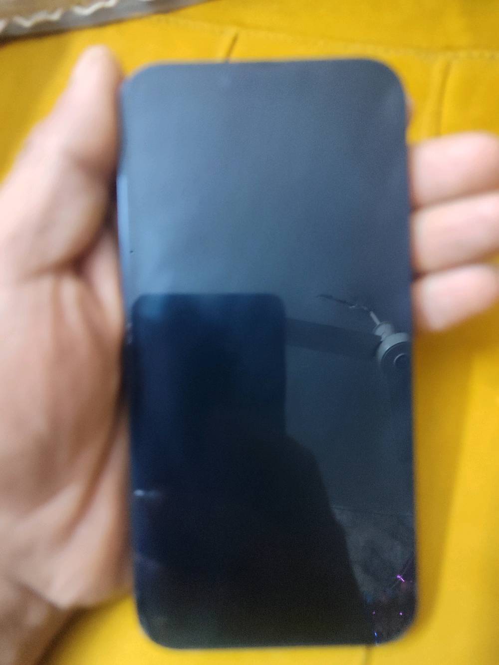 آيفون 13 العادي ذاكره 128 بطاريه 79 جهاز مكفول وتر ممفتوح غراضه كارتونه وشاحنة 
شرق اوسط نضيف وعل فحص 
السعر ثابت لا تعامل بغداد الشعب 